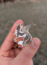 Load image into Gallery viewer, Sparrow Fox Pin