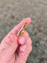 Load image into Gallery viewer, Sparrow Fox Pin