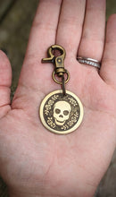 Load image into Gallery viewer, Skull with Roses Pet Tag
